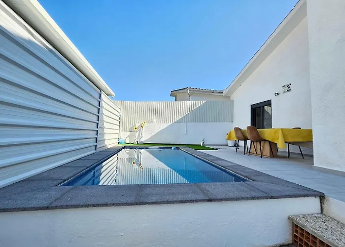 度假居 Belverde With Pool *